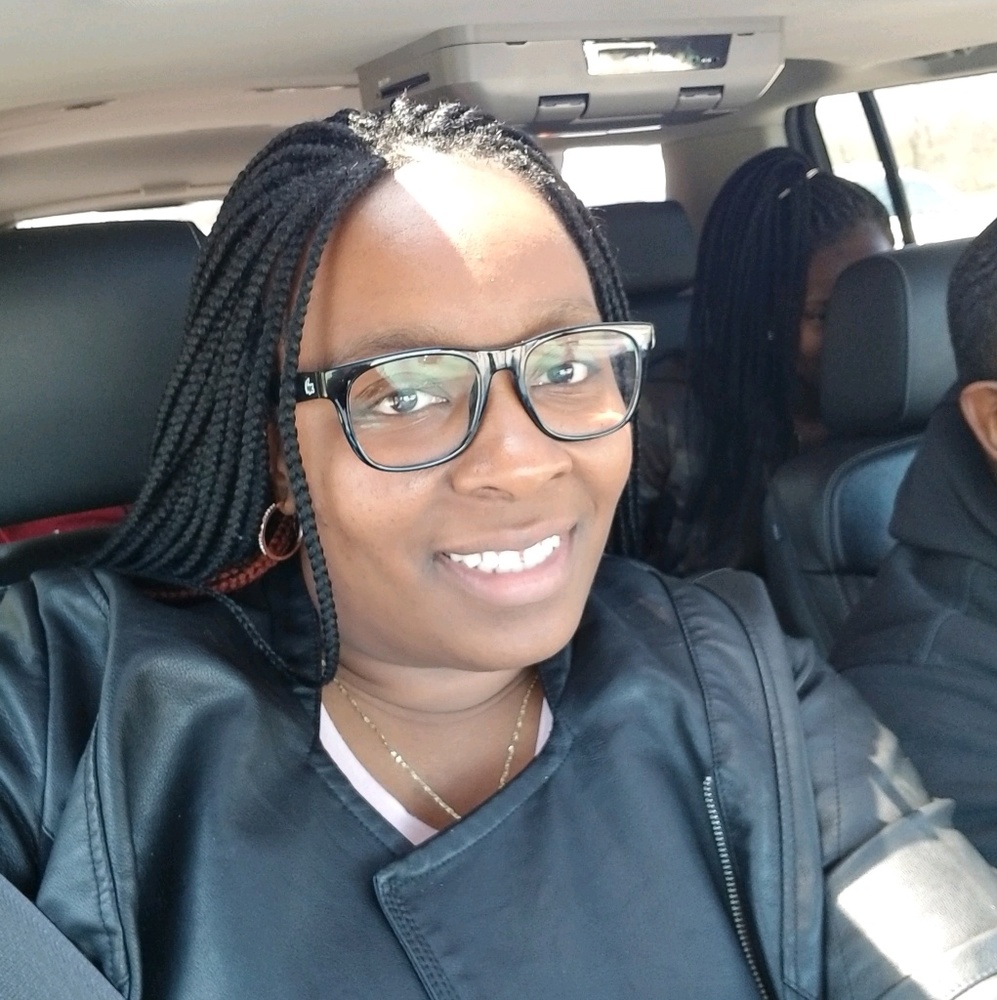 Meet your Posher, Courtney